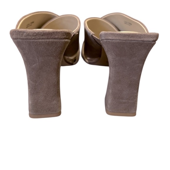 42 Gold Saldana Heel in Sandalwood Suede - Picture 6 of 7